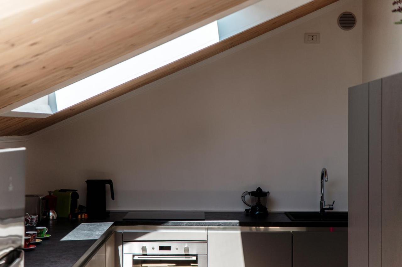 Attic 64 - The House Of Travelers Apartment Como Luaran gambar