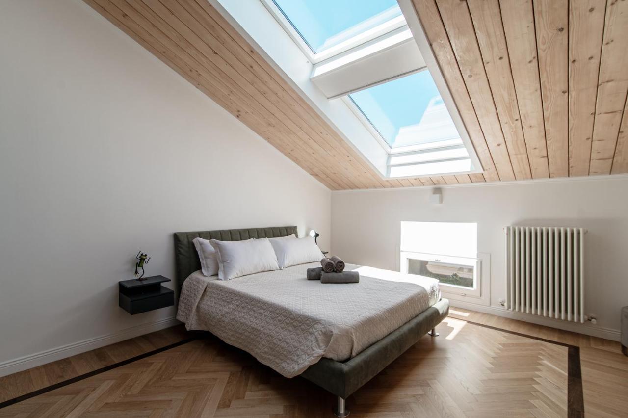 Attic 64 - The House Of Travelers Apartment Como Luaran gambar